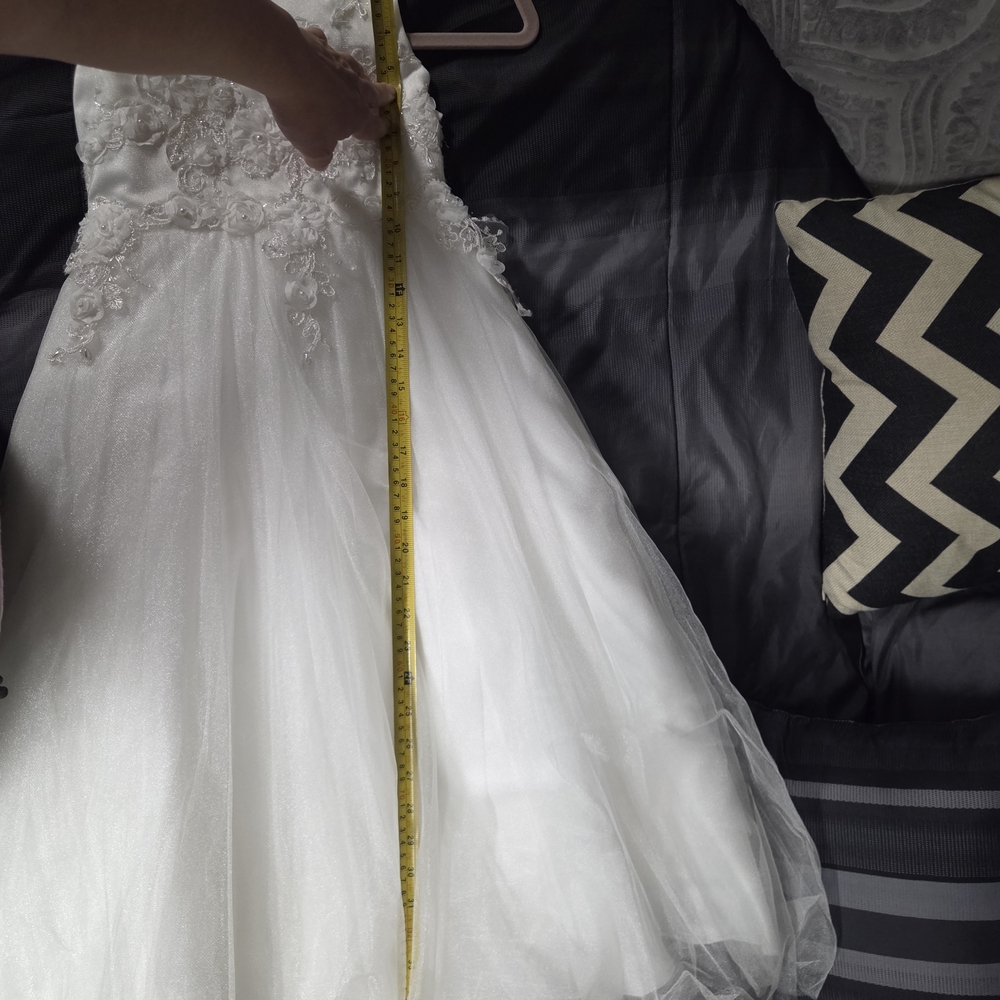 Princess Daliana Communion/Flower Girl Dress With Matching Veil And Fur Cape - Picture 9 of 16
